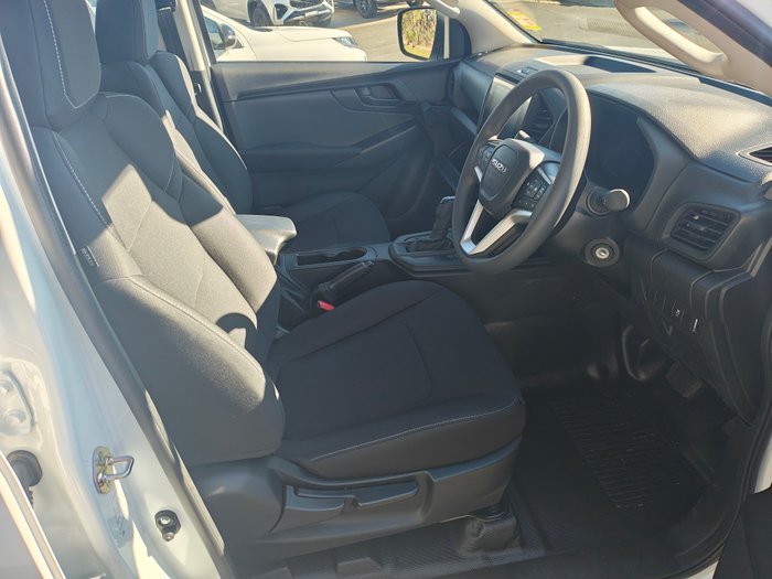 2025 ISUZU D-MAX SX