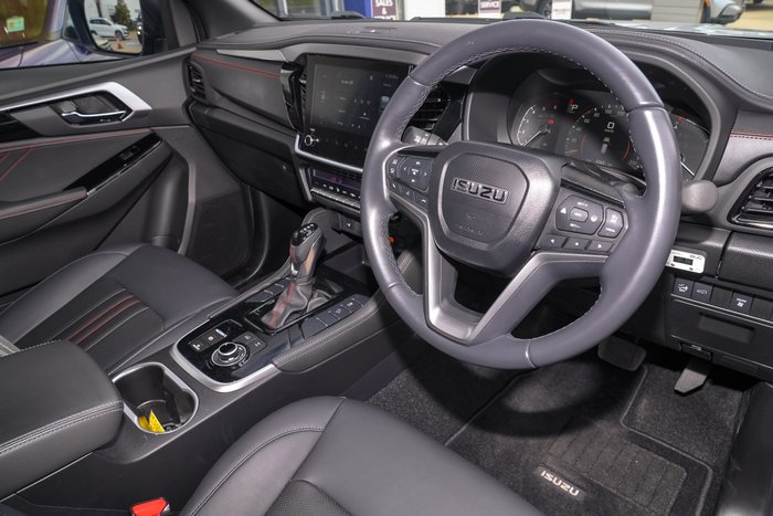 2025 Isuzu MU-X X-TERRAIN