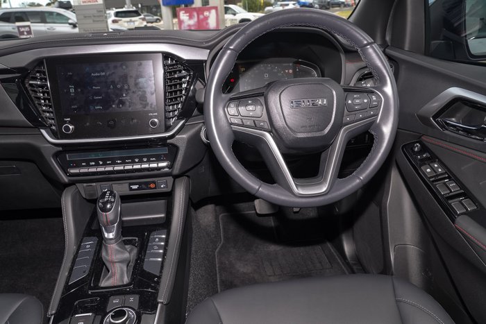 2025 Isuzu MU-X X-TERRAIN
