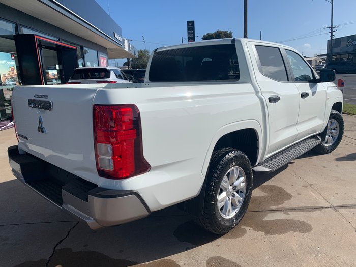 2025 Mitsubishi MV4S47 MV Triton GLX+ 2.4L D 6A/T 4X4 DC PU WHITE