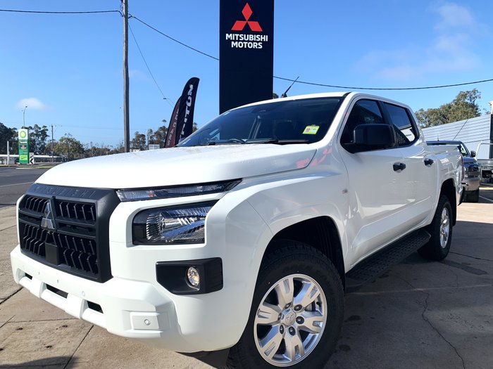 2025 Mitsubishi MV4S47 MV Triton GLX+ 2.4L D 6A/T 4X4 DC PU WHITE