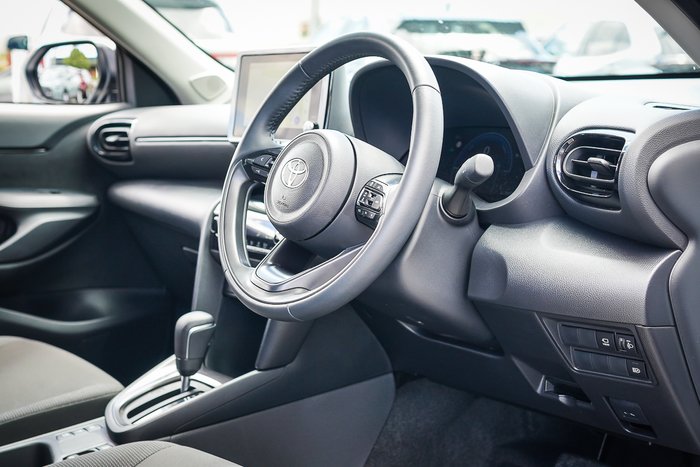 2025 Toyota Yaris Cross Hybrid GXL