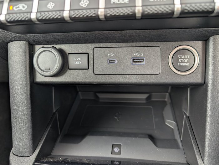 2026 NISSAN NAVARA ST-X