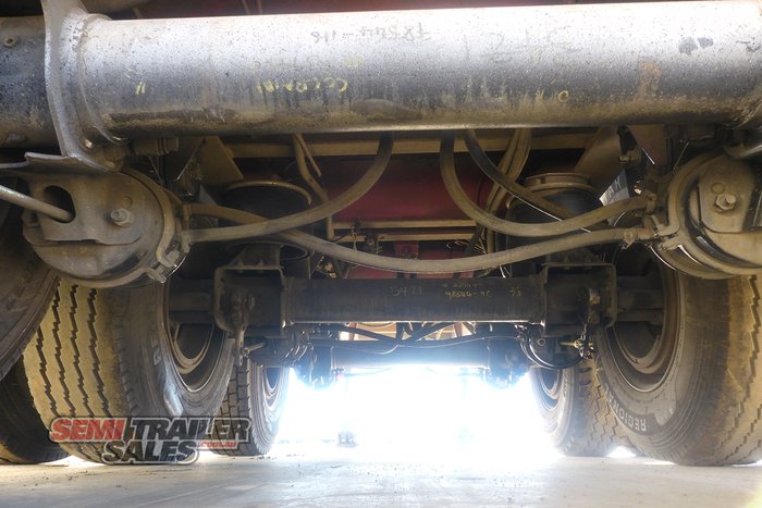 2002 Maxitrans 12 Pallet Flat Top A Trailer