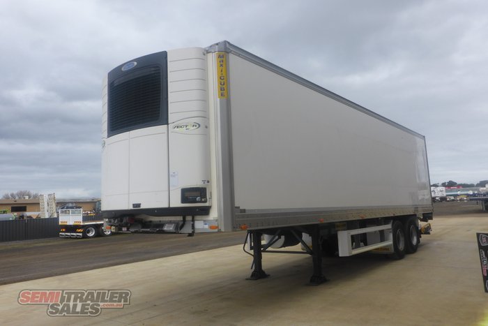 2015 Maxitrans 16 Pallet Refrigerated Pantech with Tailgate Loader
