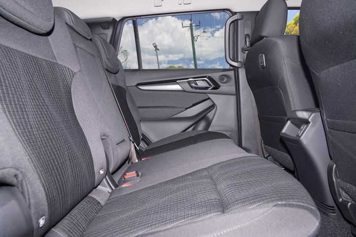 2025 Isuzu MU-X LS-U