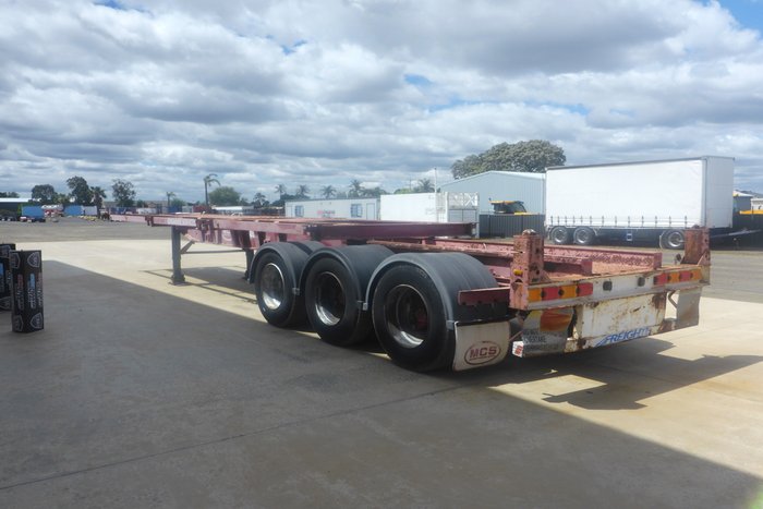 2001 Maxitrans 40FT Retractable Skel