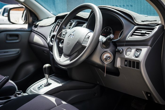 2016 MITSUBISHI TRITON GLX PLUS (4x4)