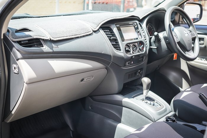 2016 MITSUBISHI TRITON GLX PLUS (4x4)