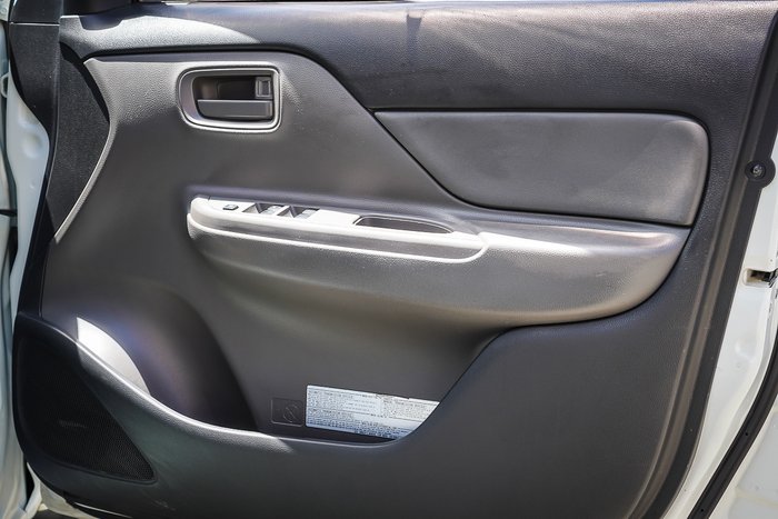 2016 MITSUBISHI TRITON GLX PLUS (4x4)