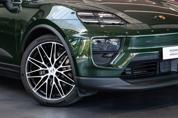 2025 Porsche Macan 4S