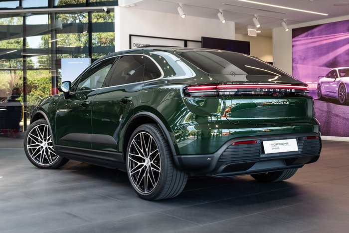 2025 Porsche Macan 4S