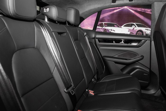 2025 Porsche Macan 4S