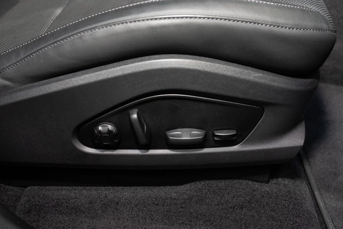 2025 Porsche Macan 4S