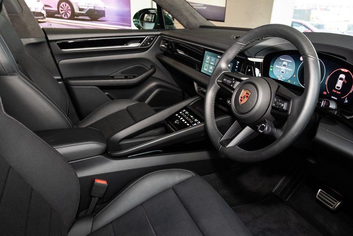 2025 Porsche Macan 4S