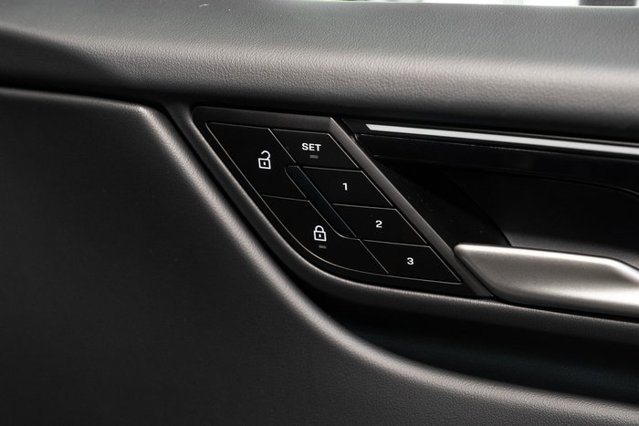 2025 Porsche Macan 4S