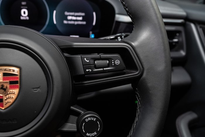 2025 Porsche Macan 4S