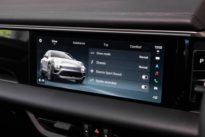 2025 Porsche Macan 4S