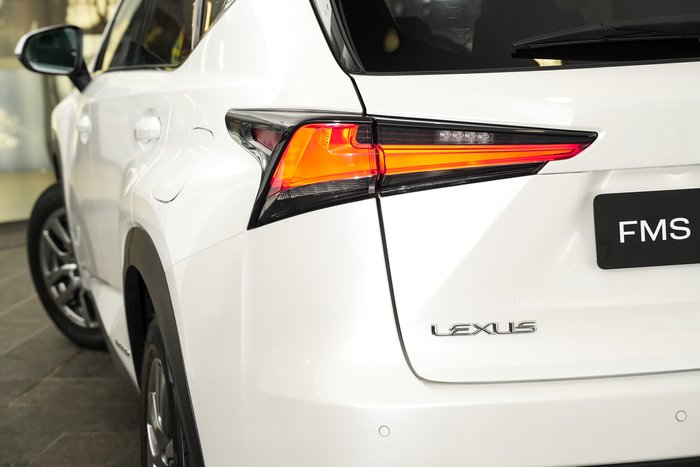 2021 Lexus NX 300h Luxury AYZ10R WHITE