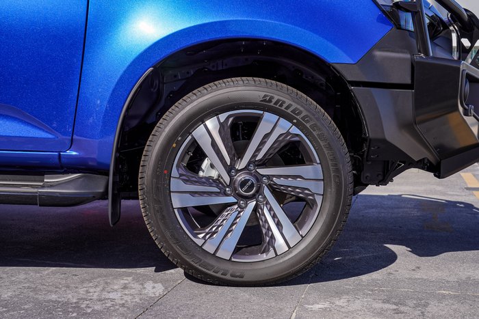 2025 Isuzu MU-X LS-T