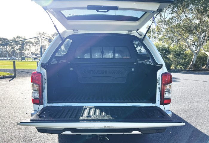 Mitsubishi MR4P47 MR Triton GLS PREM 2.4L D 6A/T 4X4 DC PU White