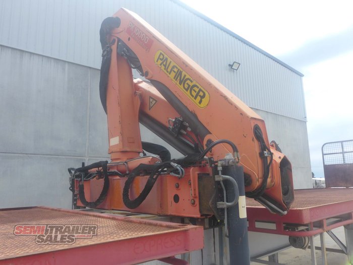 2006 Krueger 44FT Flat Top with Mid Mount Palfinger Crane