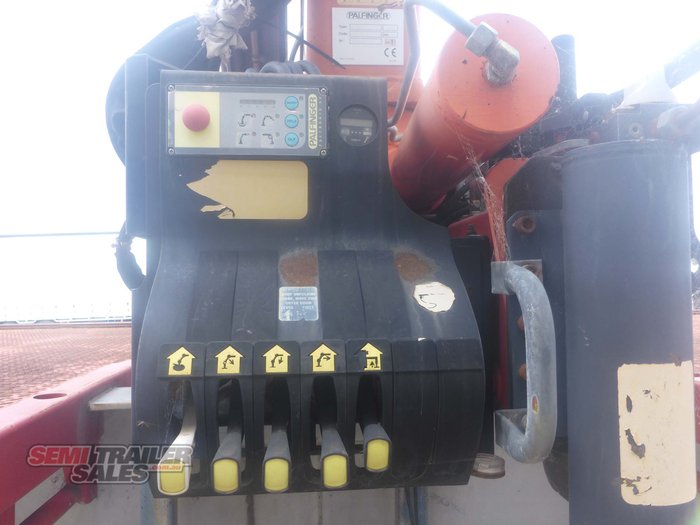 2006 Krueger 44FT Flat Top with Mid Mount Palfinger Crane