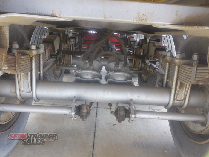 2006 Krueger 44FT Flat Top with Mid Mount Palfinger Crane