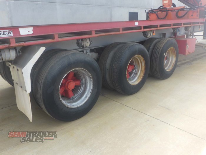 2006 Krueger 44FT Flat Top with Mid Mount Palfinger Crane