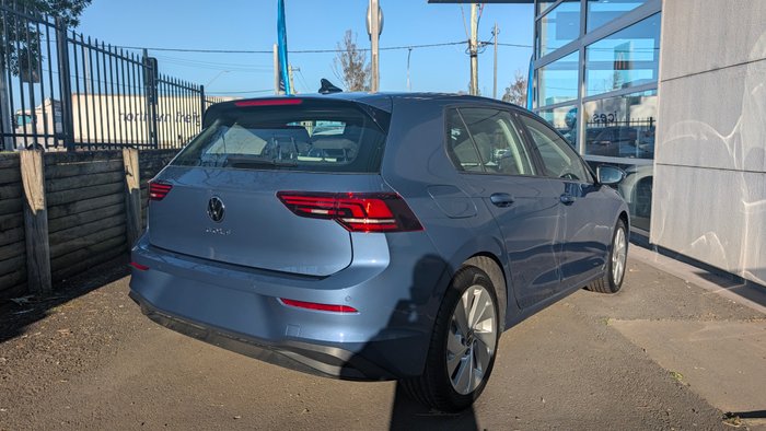 2026 VOLKSWAGEN Golf LIFE