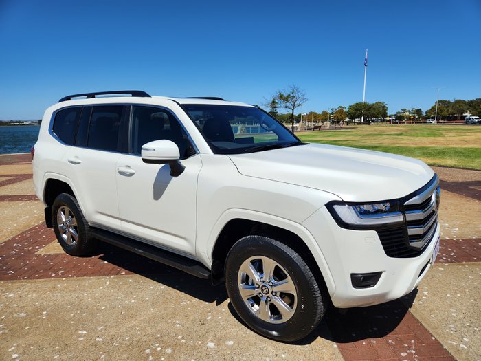 2025 Toyota Landcruiser VX