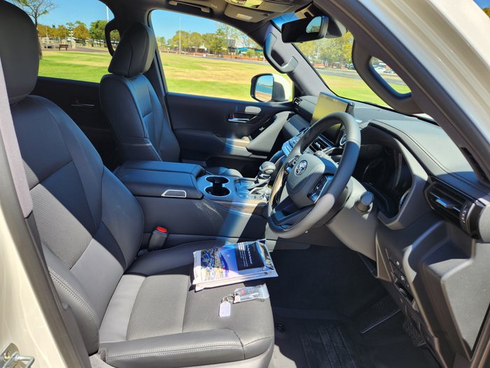 2025 Toyota Landcruiser VX