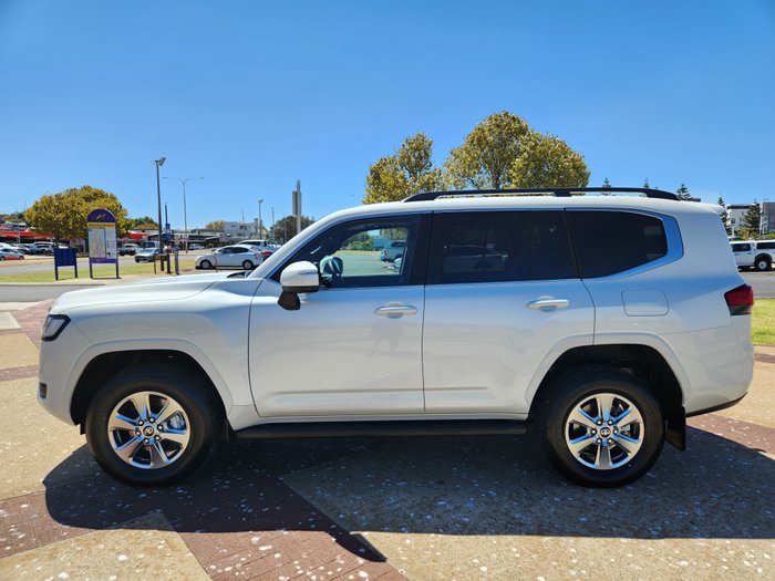 2025 Toyota Landcruiser VX