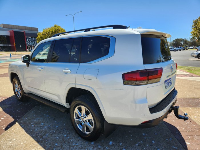 2025 Toyota Landcruiser VX