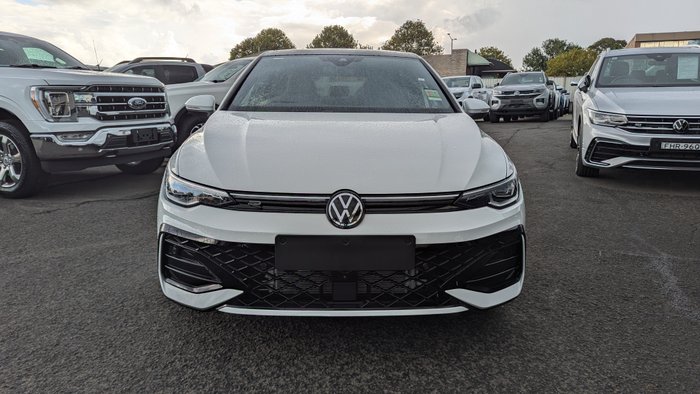 2026 VOLKSWAGEN Golf R-LINE