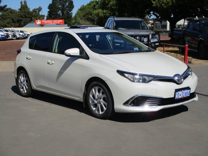 2017 Toyota Corolla SX ZRE182R White