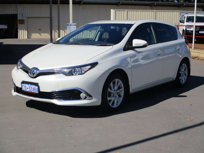 2017 Toyota Corolla SX ZRE182R White