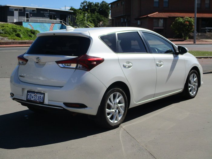 2017 Toyota Corolla SX ZRE182R White