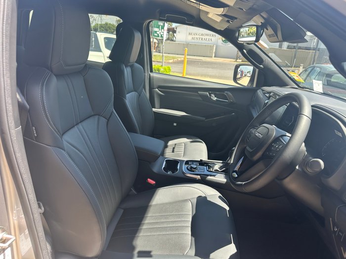 2025 Isuzu MU-X MY25.5 Isuzu MU-X 4X4 LST 3.0 L Automatic (UJOR506D)