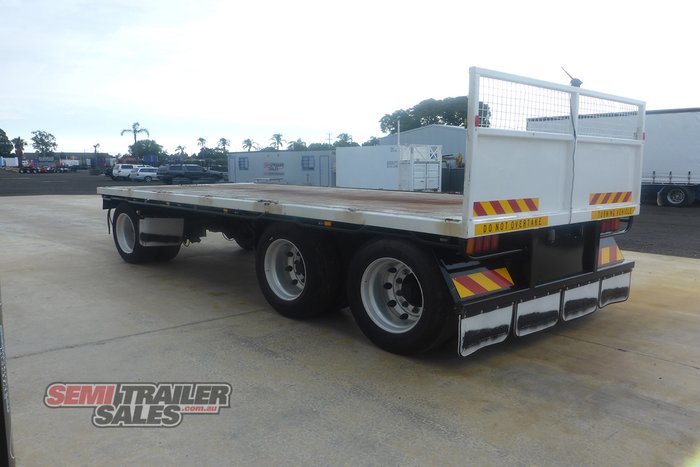 2003 Muscat Flat Top Super Dog Trailer