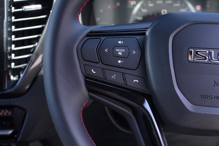 2025 Isuzu D-MAX X-TERRAIN