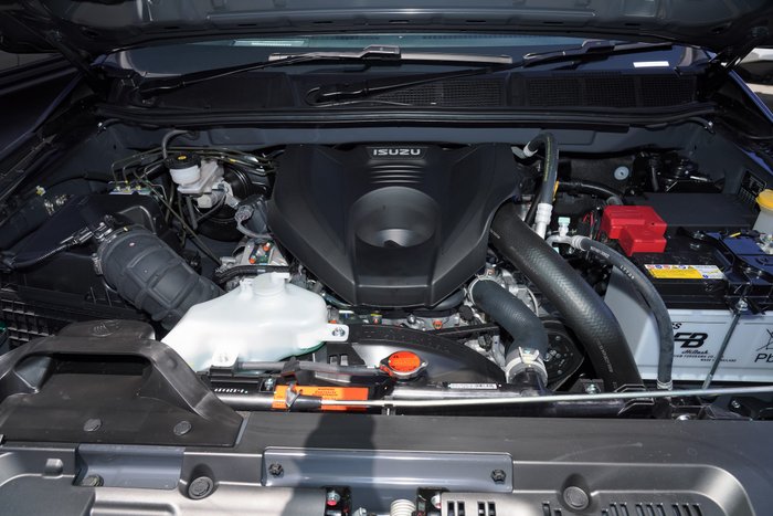 2025 Isuzu D-MAX X-TERRAIN