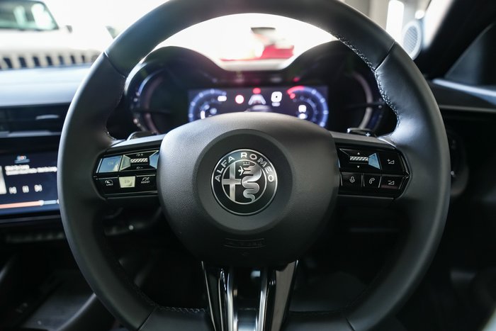 2025 Alfa Romeo Junior