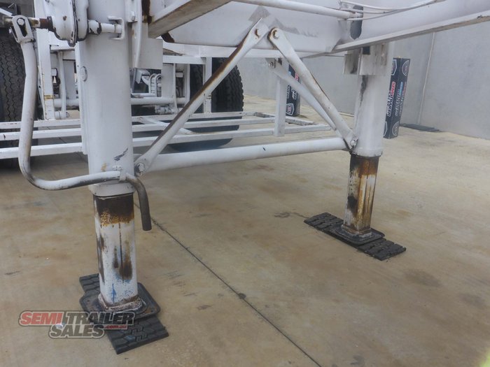 1978 Freighter 20FT Skel