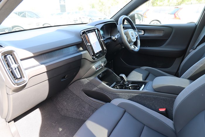 2024 Volvo EX40 Ultra Single Motor Extended Range