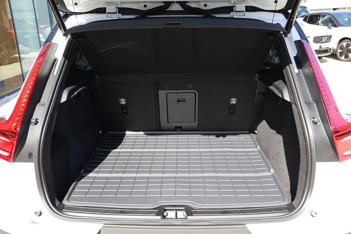 2024 Volvo EX40 Ultra Single Motor Extended Range