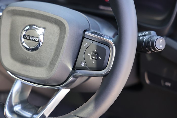 2024 Volvo EX40 Ultra Single Motor Extended Range