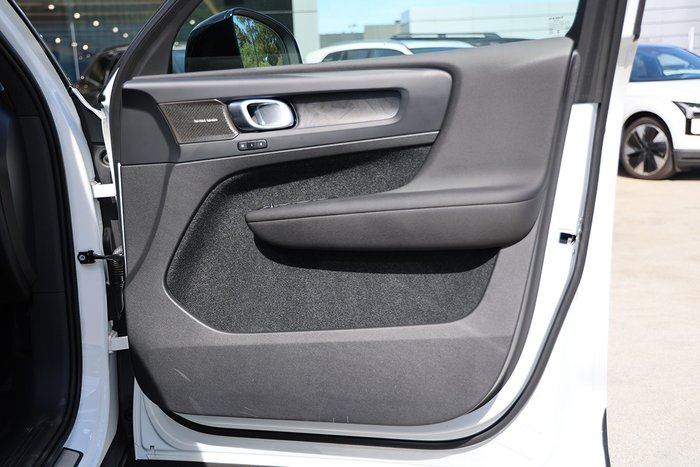 2024 Volvo EX40 Ultra Single Motor Extended Range