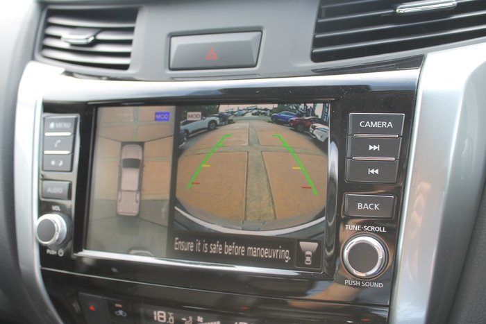 2025 Nissan Navara ST-X