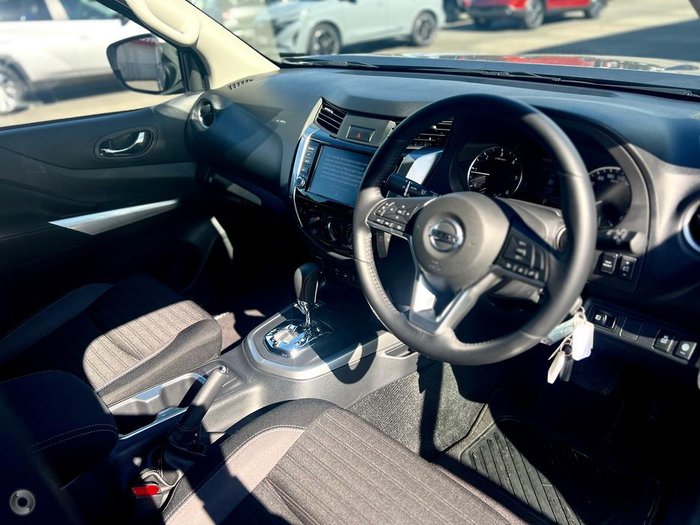2024 Nissan Navara ST